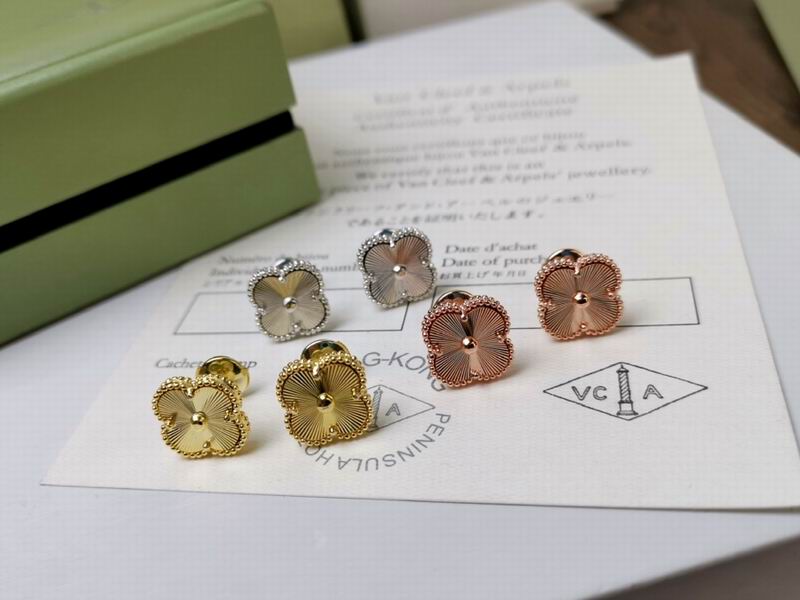 Van Cleef & Arpels earring 11yxq05